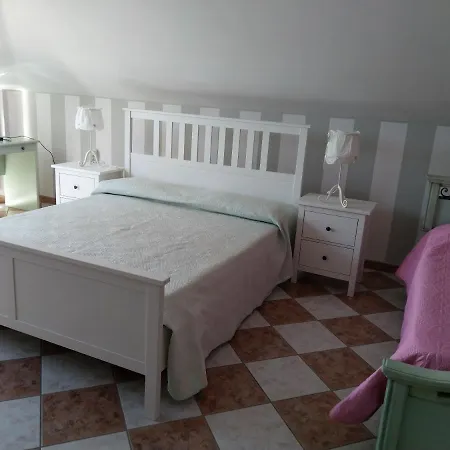 Bread And Fantasy Bed & Breakfast
